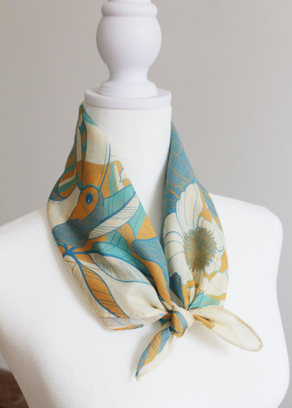 Toucan Bird Tote Bag + Bandana Scarf Set (Yellow) Tote bag