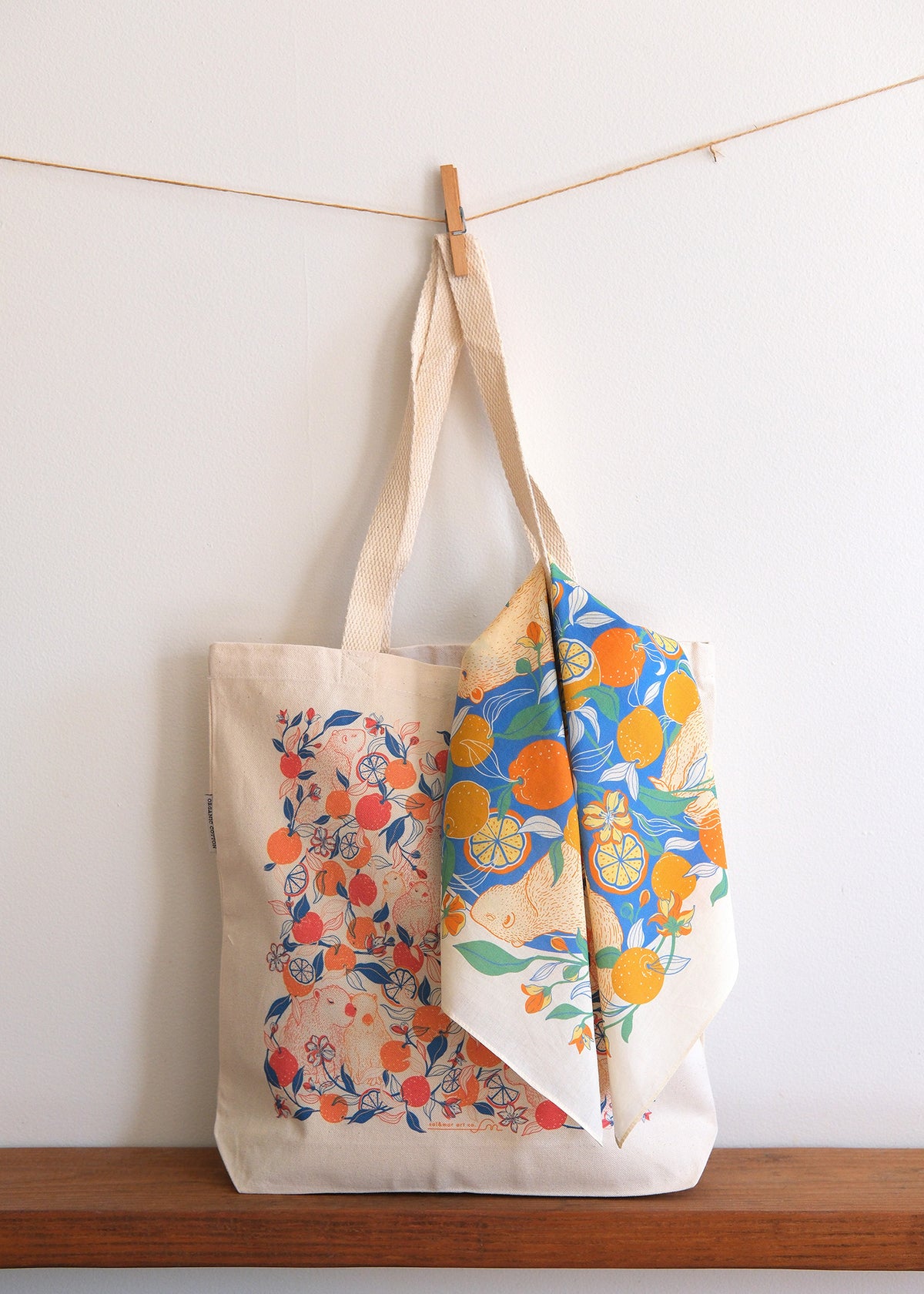 Capybara Yuzu Art Tote Bag + Bandana Gift Set (Tangerine)