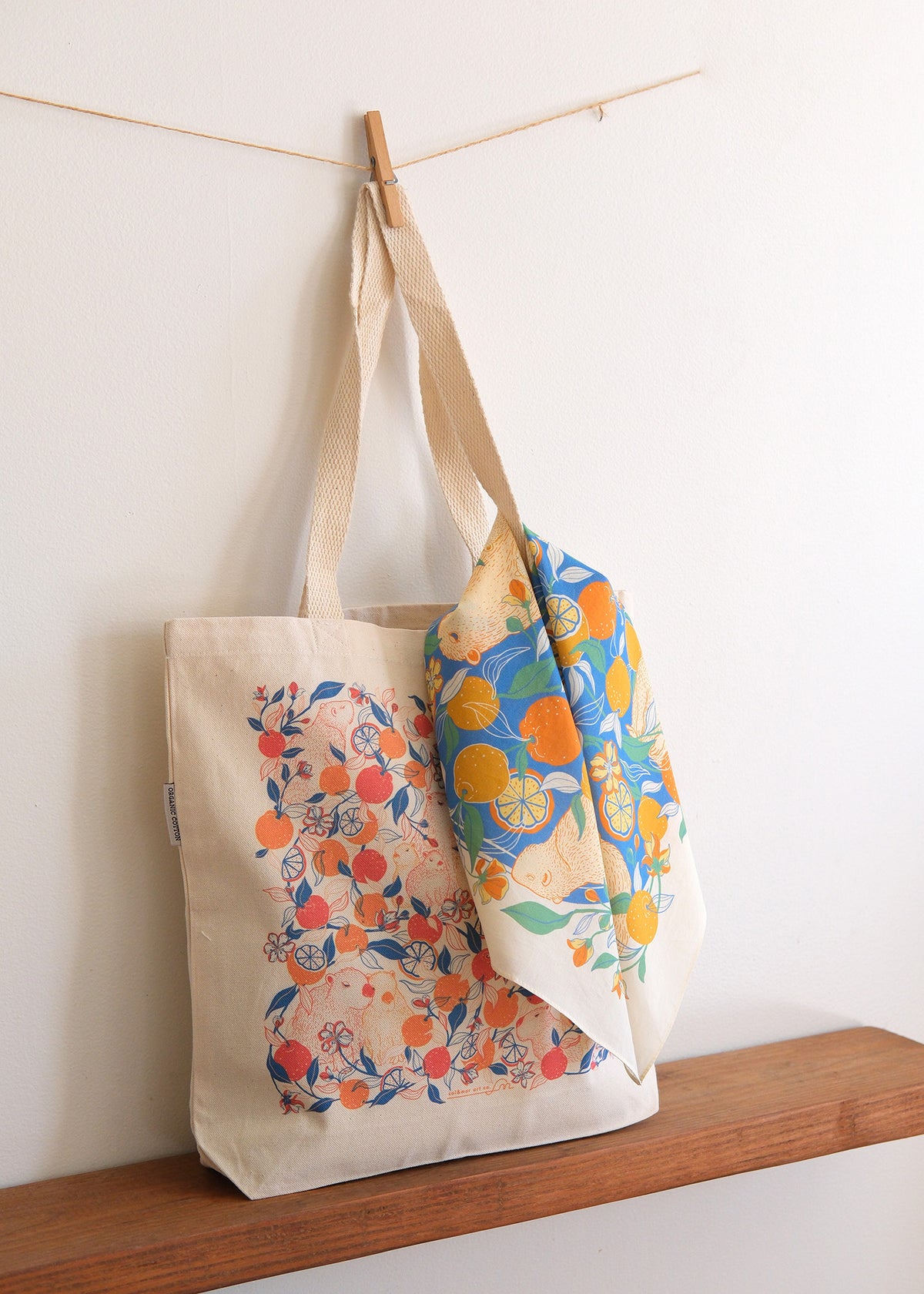 Capybara Yuzu Art Tote Bag + Bandana Gift Set (Tangerine)