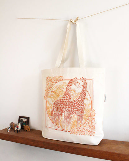 Giraffe art 'Surya' tote bag in organic cotton, featuring a family of giraffes in Savanna Grassland design.