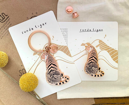 Tiger enamel Keychain +Pin Set Keychains