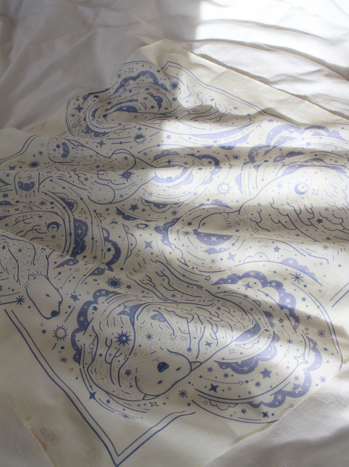 Polar bear Tote Bag + Bandana Scarf Set (Off-white) Tote bag