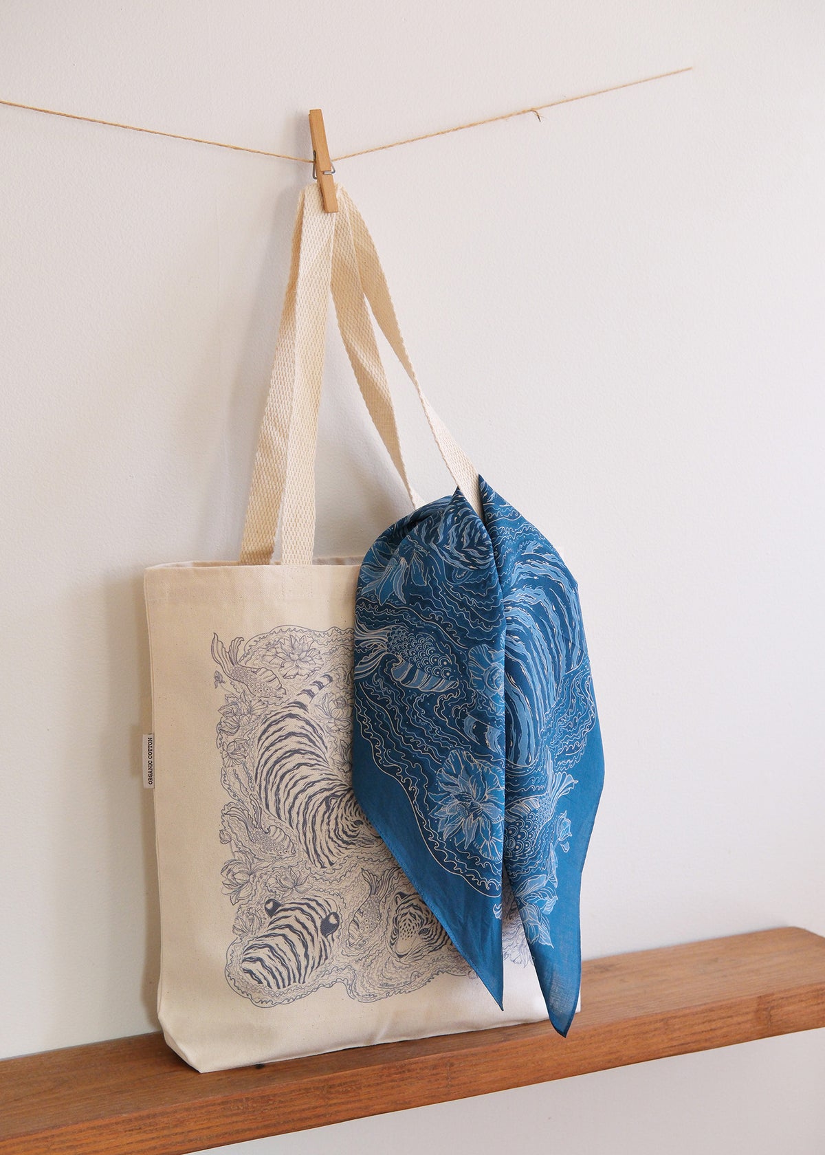 Tiger Art Tote Bag + Bandana Gift Set (Indigo)